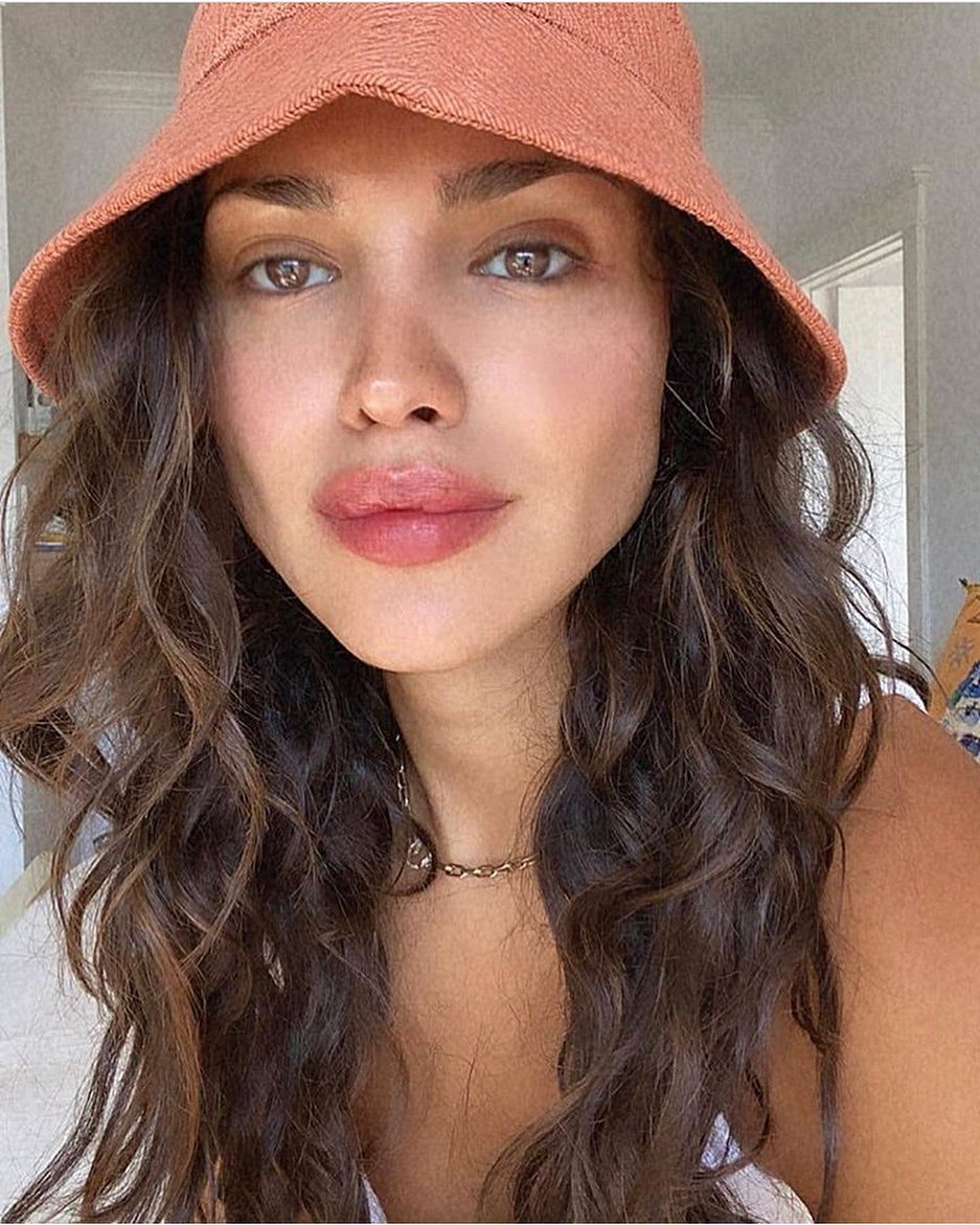Eiza González se ve diferente tras nuevas cirugías plásticas