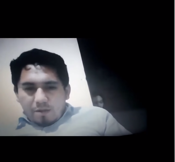 Alumnos graban fantasma detrás de su profesor durante clase en línea