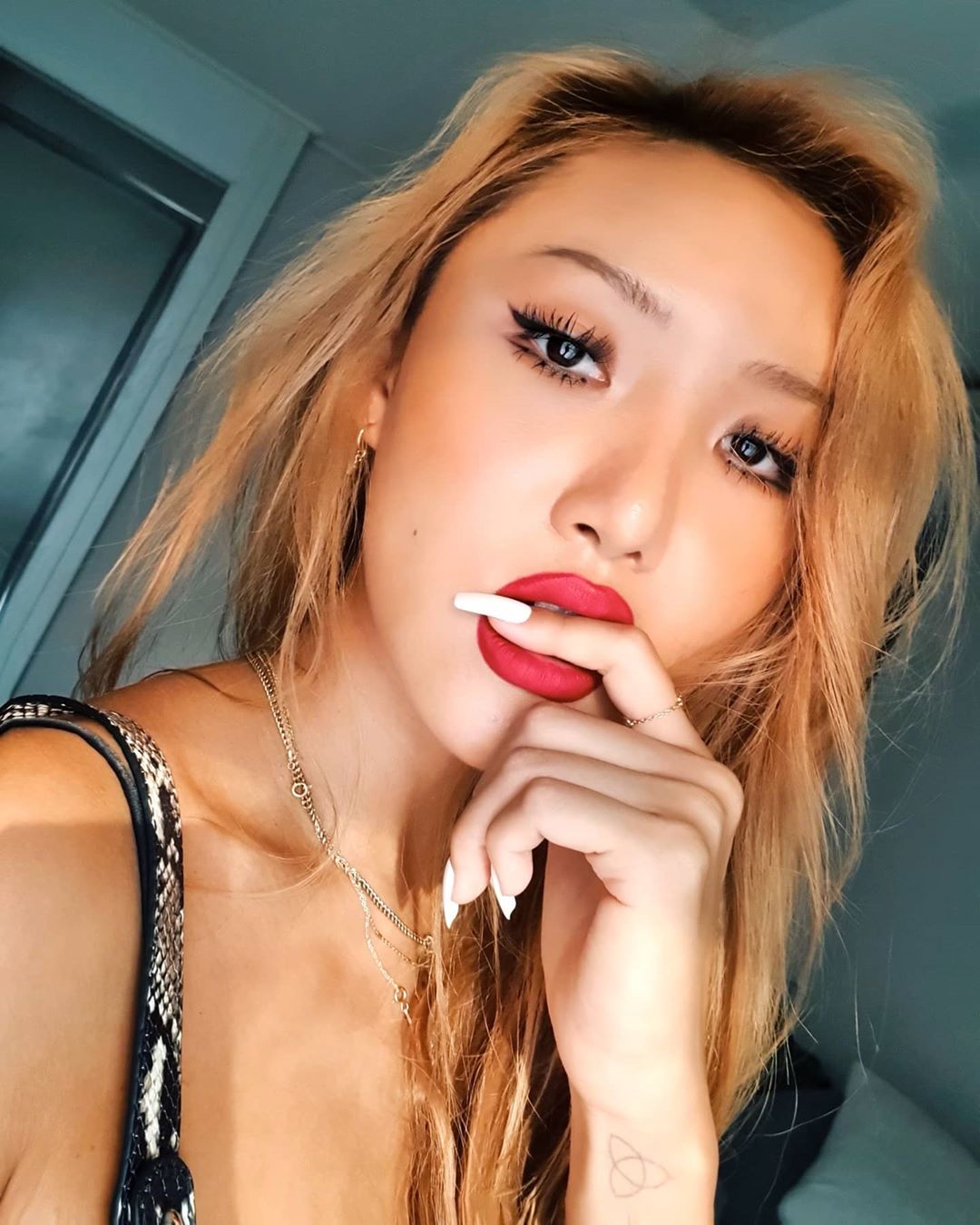 Hwasa estuvo hospitalizada una semana antes de su comeback