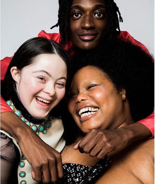 Modelo con Síndrome de Down protagoniza campaña de Gucci