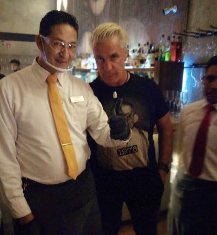 Captan al vocalista de Rammstein en Cancún en plena pandemia