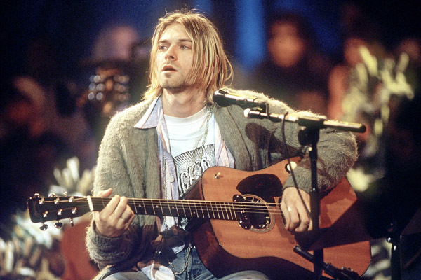 10 famosos que no sabías que son zurdos