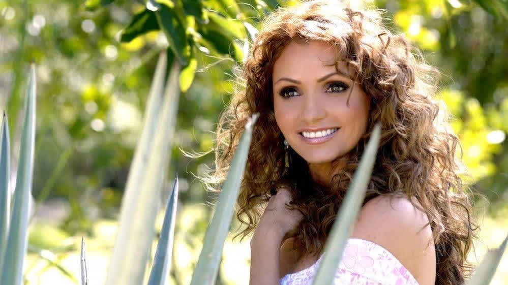 Ana Martin revela el penoso accidente que tuvo con Angélica Rivera