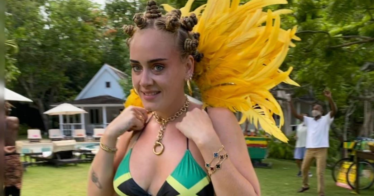 Adele delgada presume su abdomen con foto en bikini