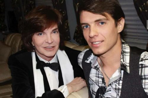 Hijo de Camilo Sesto usa la herencia del cantante para pagar sus vicios