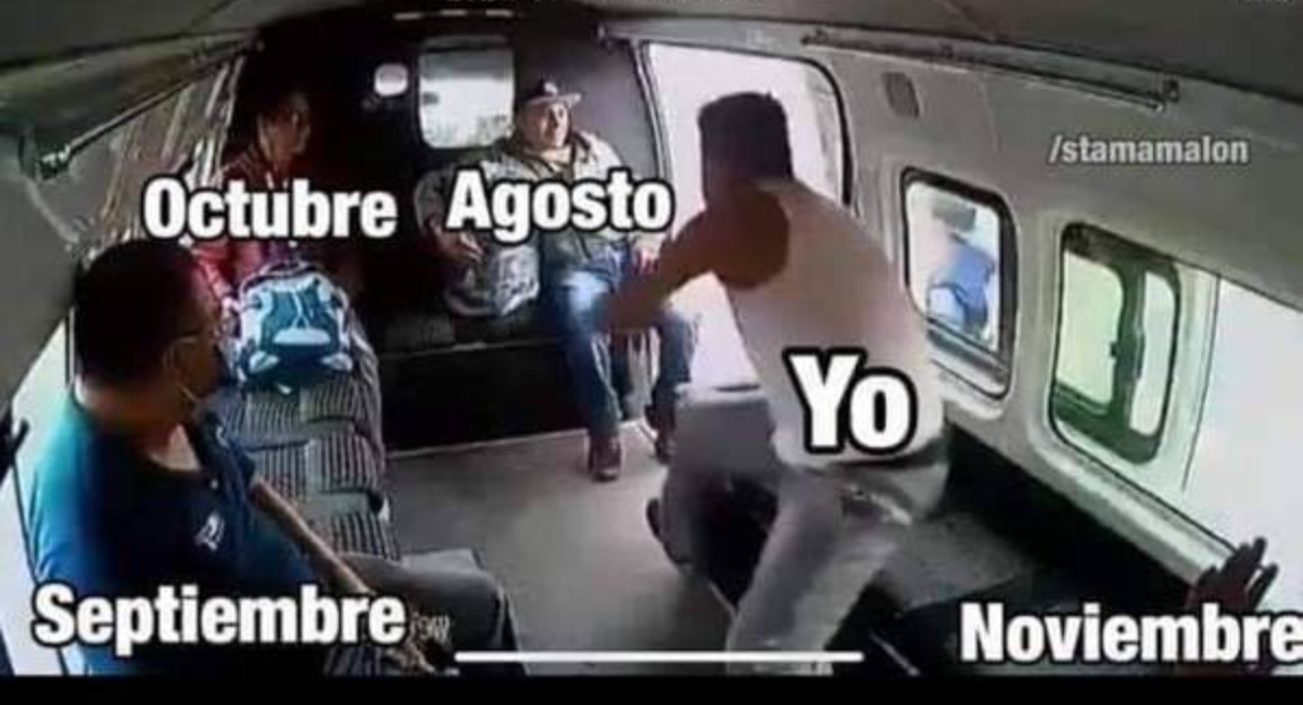 Pasajeros golpean ratero en combi México y crean memes
