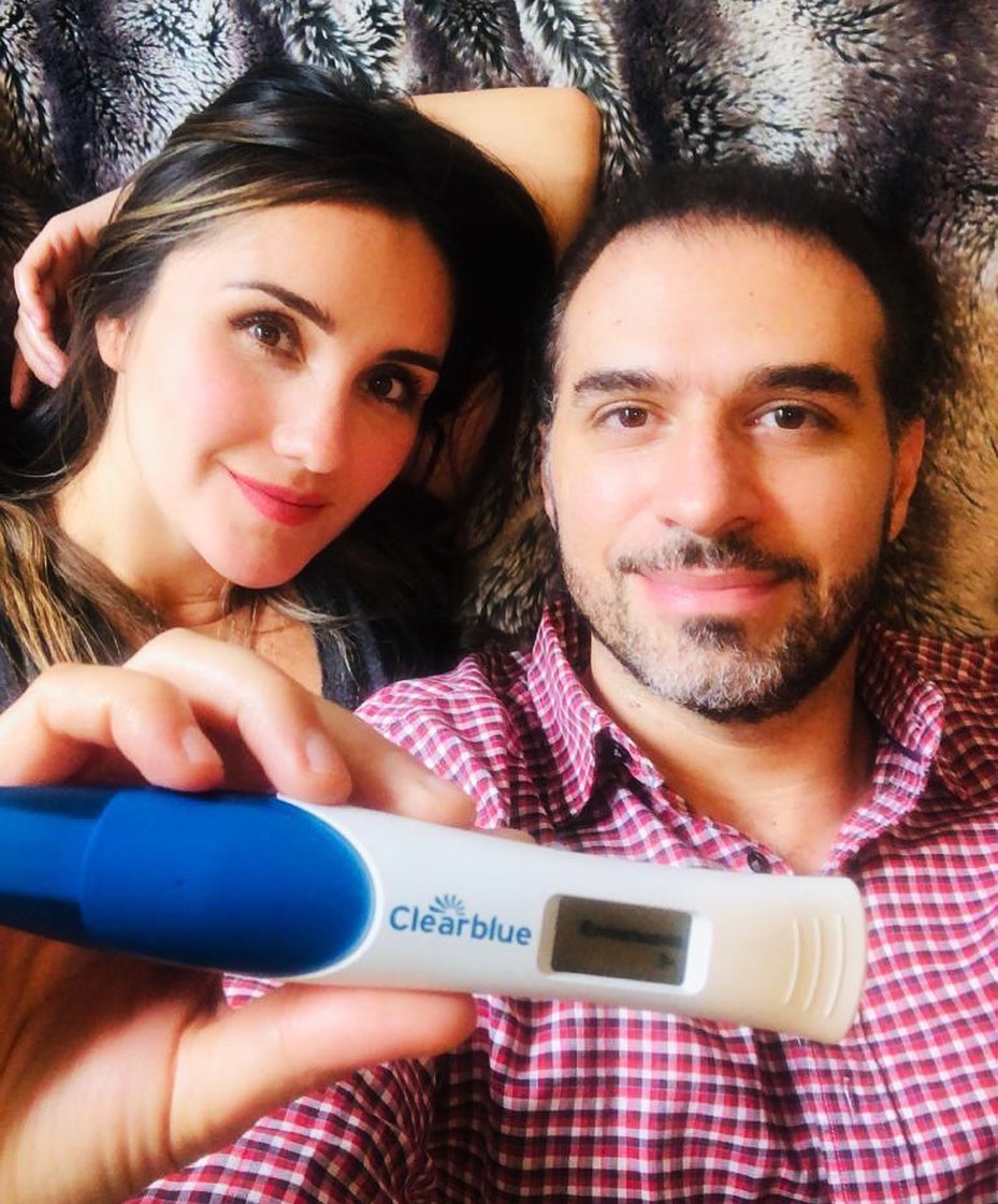 Dulce MarÃ­a muestra fotos embarazada por primera vez 