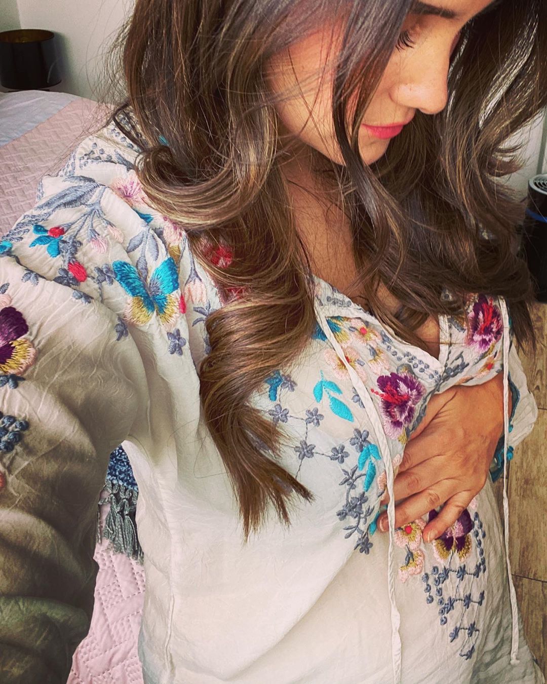 Dulce MarÃ­a muestra fotos embarazada por primera vez
