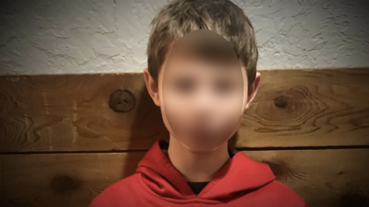 Niño huérfano de Oklahoma se hace viral al pedir que lo adopten
