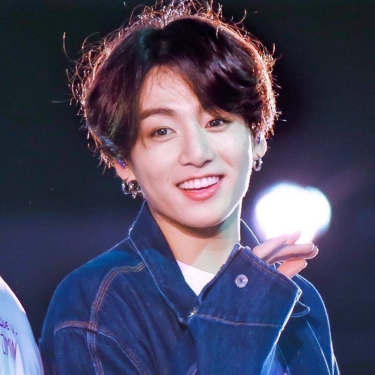 Jungkook de BTS es felicitado por su cumpleaños en el mundo