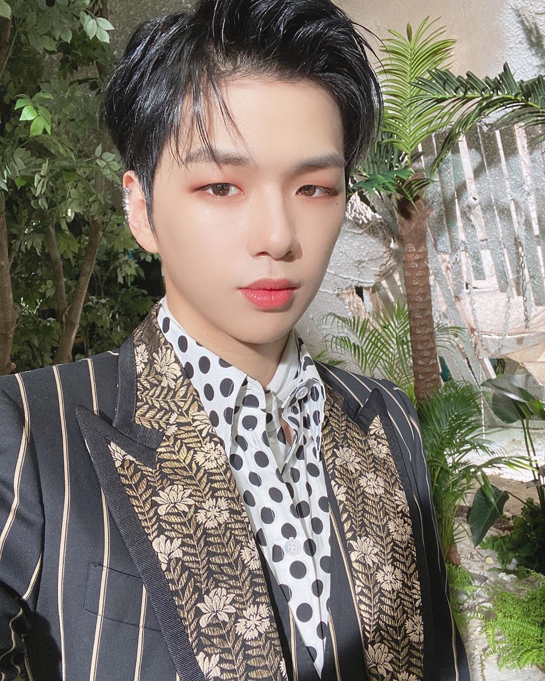 Kang Daniel revela el significado de "Who U Are" de Magenta