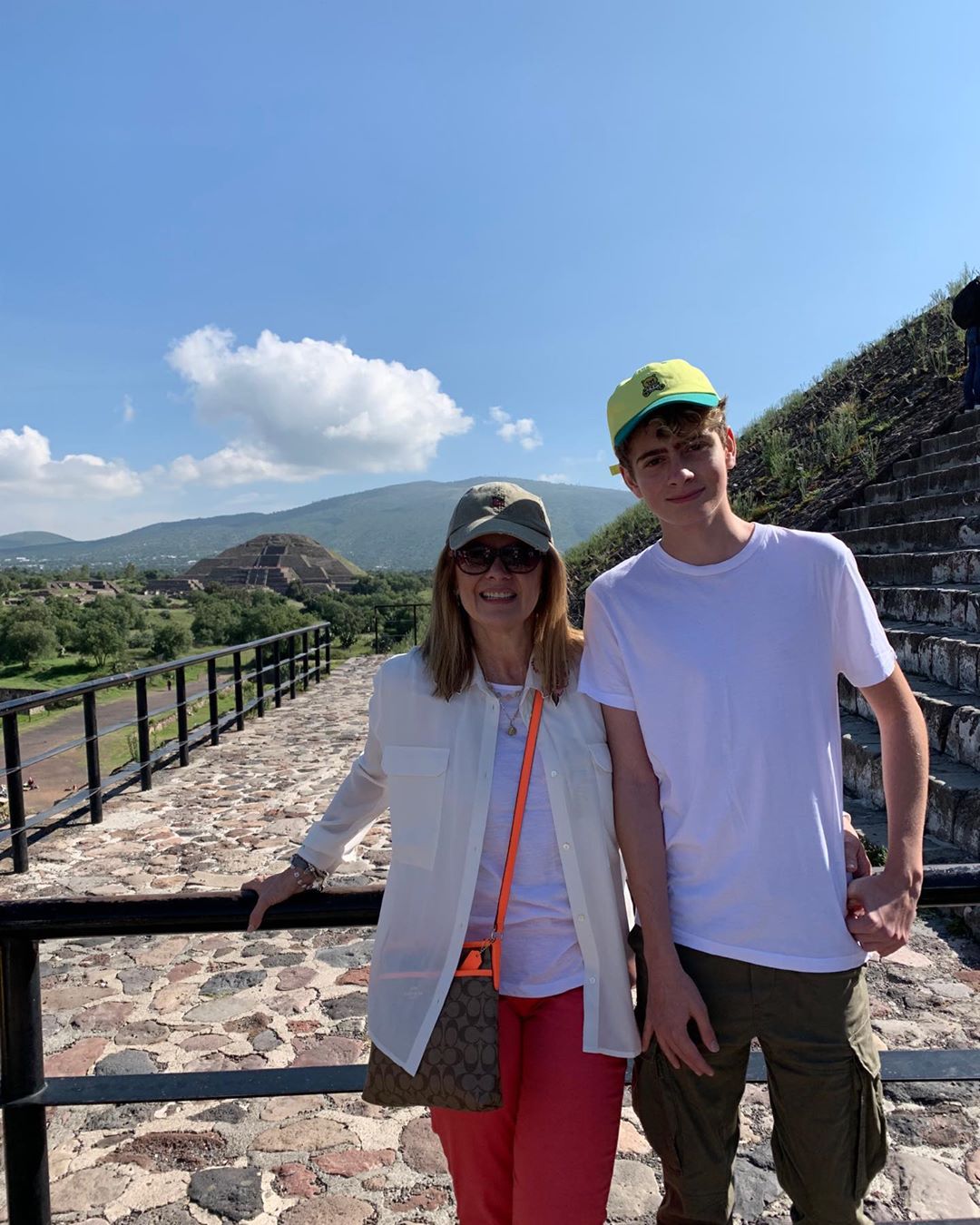 Martha Figueroa se disculpa con el hijo de Erika Buenfil
