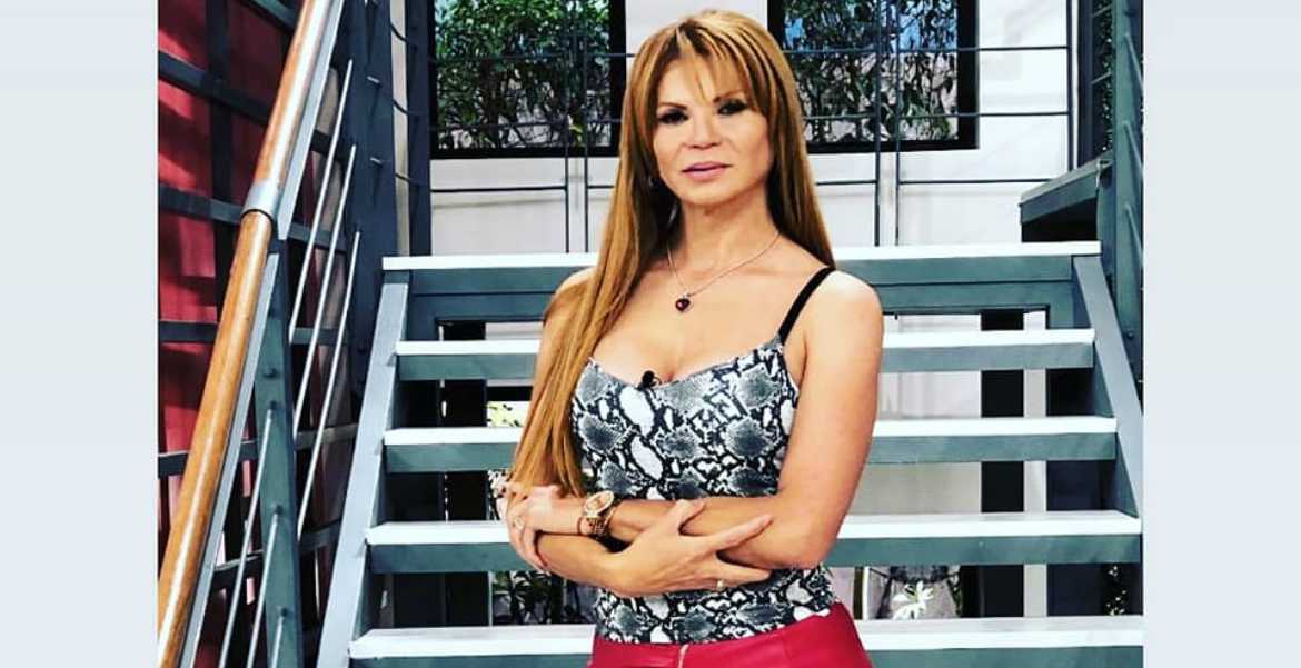 Ya no sabe qué inventar: Mhoni Vidente ahora predice muerte de líder religioso