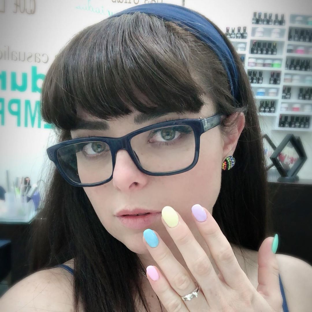 Violeta Isfel asegura que ella misma subió su foto íntima