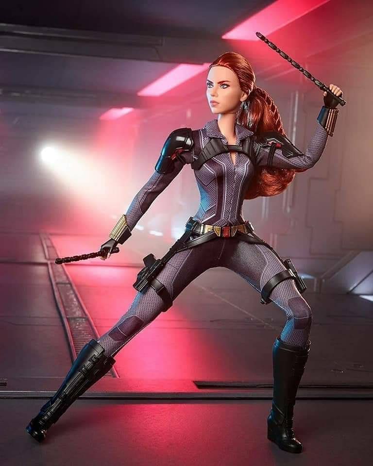 Barbie lanza muÃ±eca Black Widow