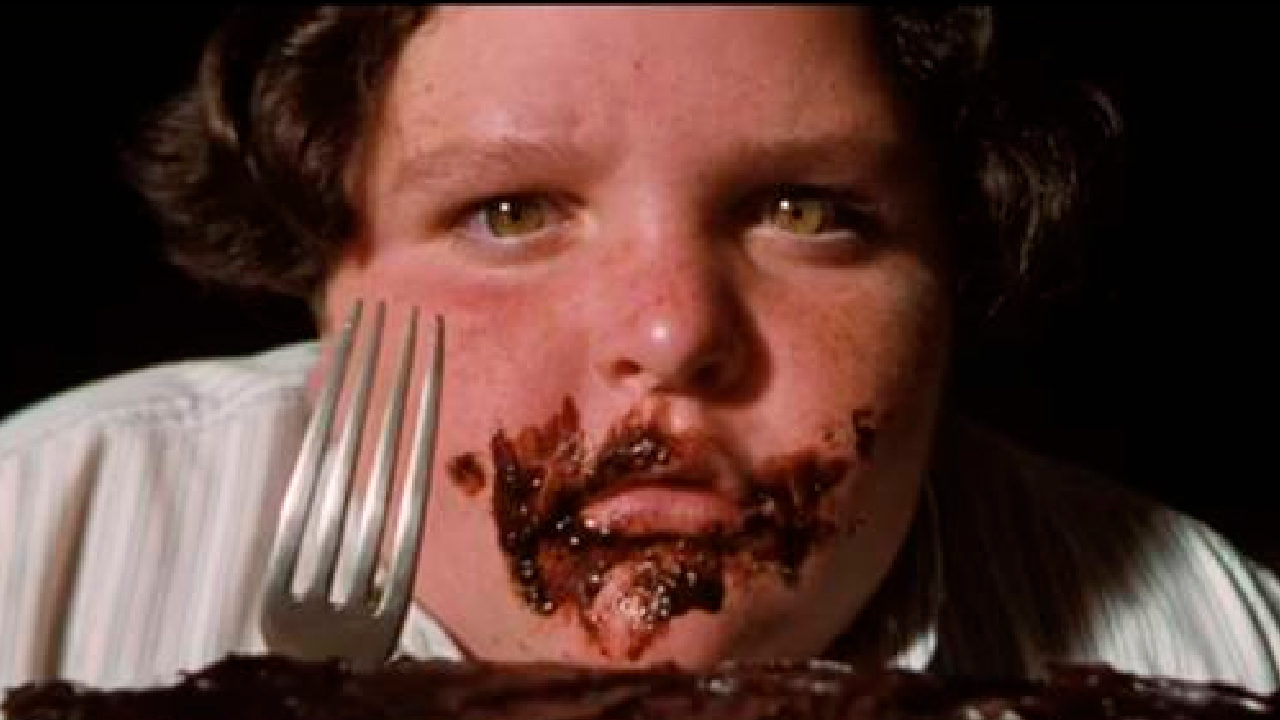 Bruce, el amigo de Matilda que se comió un pastel