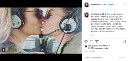 Foto beso Montserrat Oliver y Yaya Kosikova