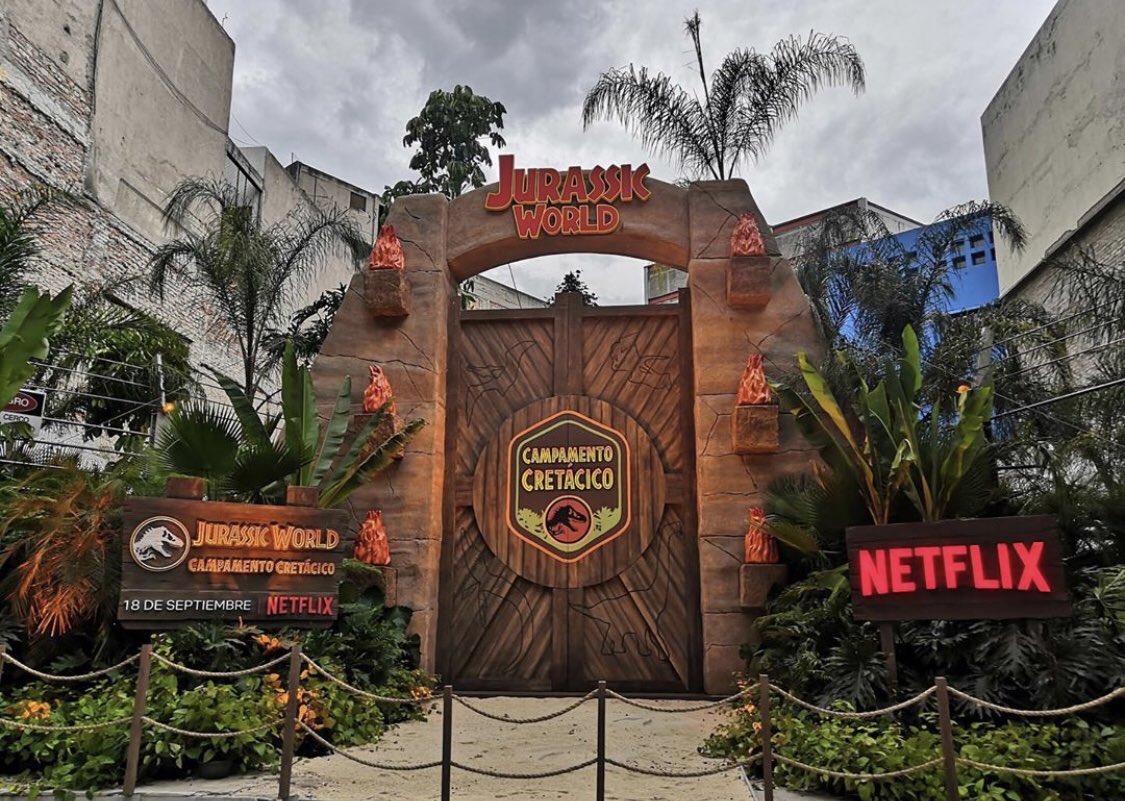 Puerta Jurassic Park CDMX