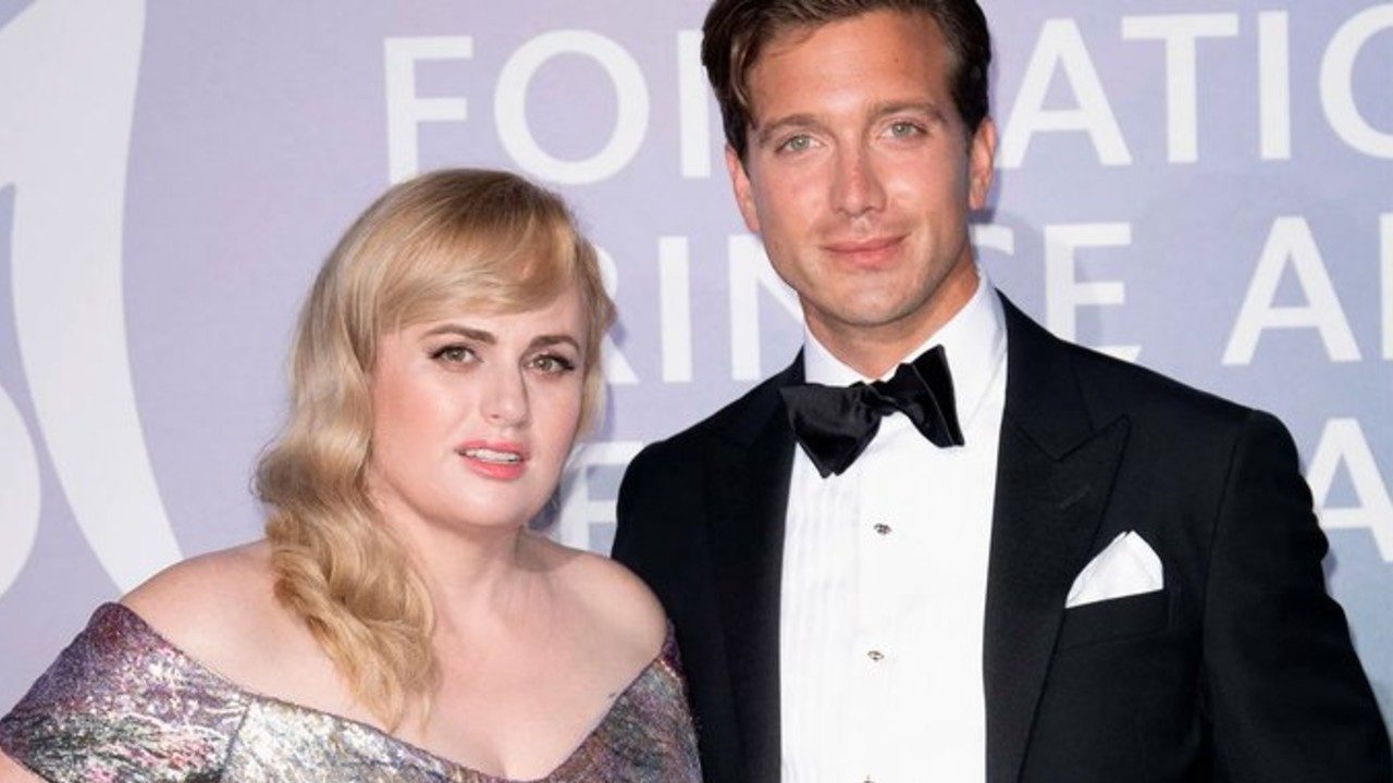 Rebel Wilson tiene nuevo novio 11 años menor que ella