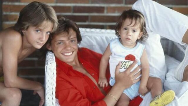 Luis Miguel juntos a su hermanos