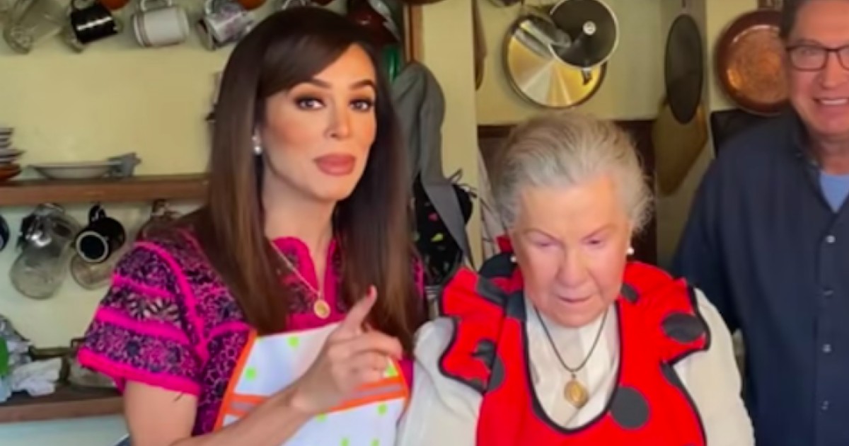 Bibi Gaytán junto a su suegra, Doña Mary