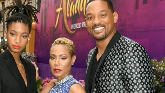Willow Smith y sus padres Jada y Will Smith pese a infidelidad