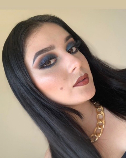  Hermana de Allison Lozz se supera limpiando casas y se hace viral