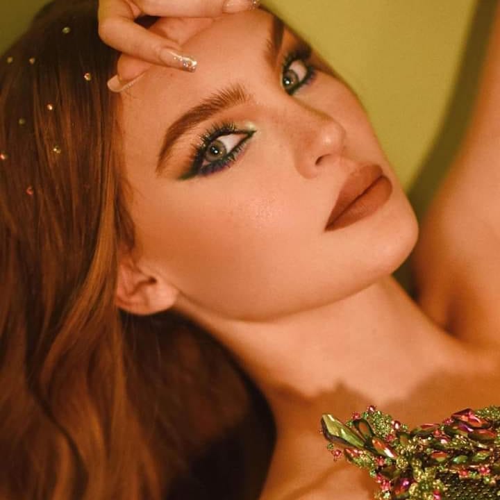 Belinda presume un nuevo tatuaje en el antebrazo y le hace la competencia a Nodal