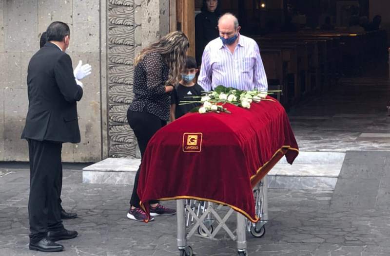 Le da el último adiós a Xavier Ortíz en medio de rencillas familiares