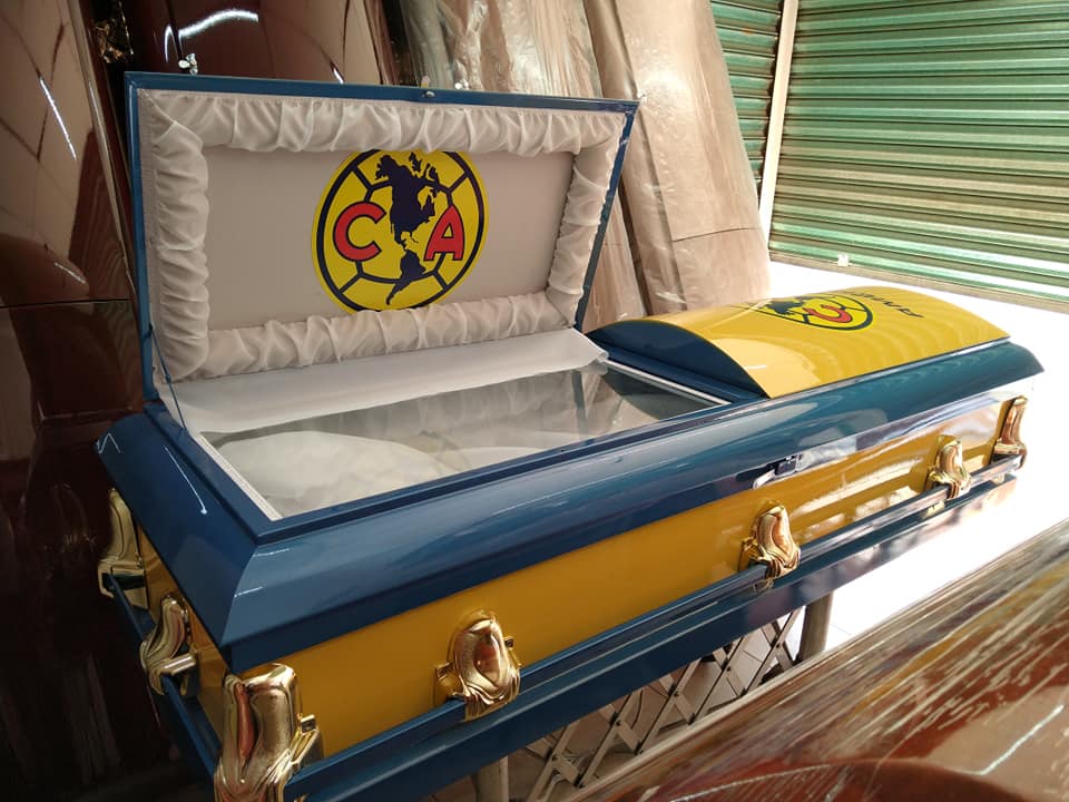 Funeraria lanza ataúd del América para alzar el vuelo del águila hasta la muerte