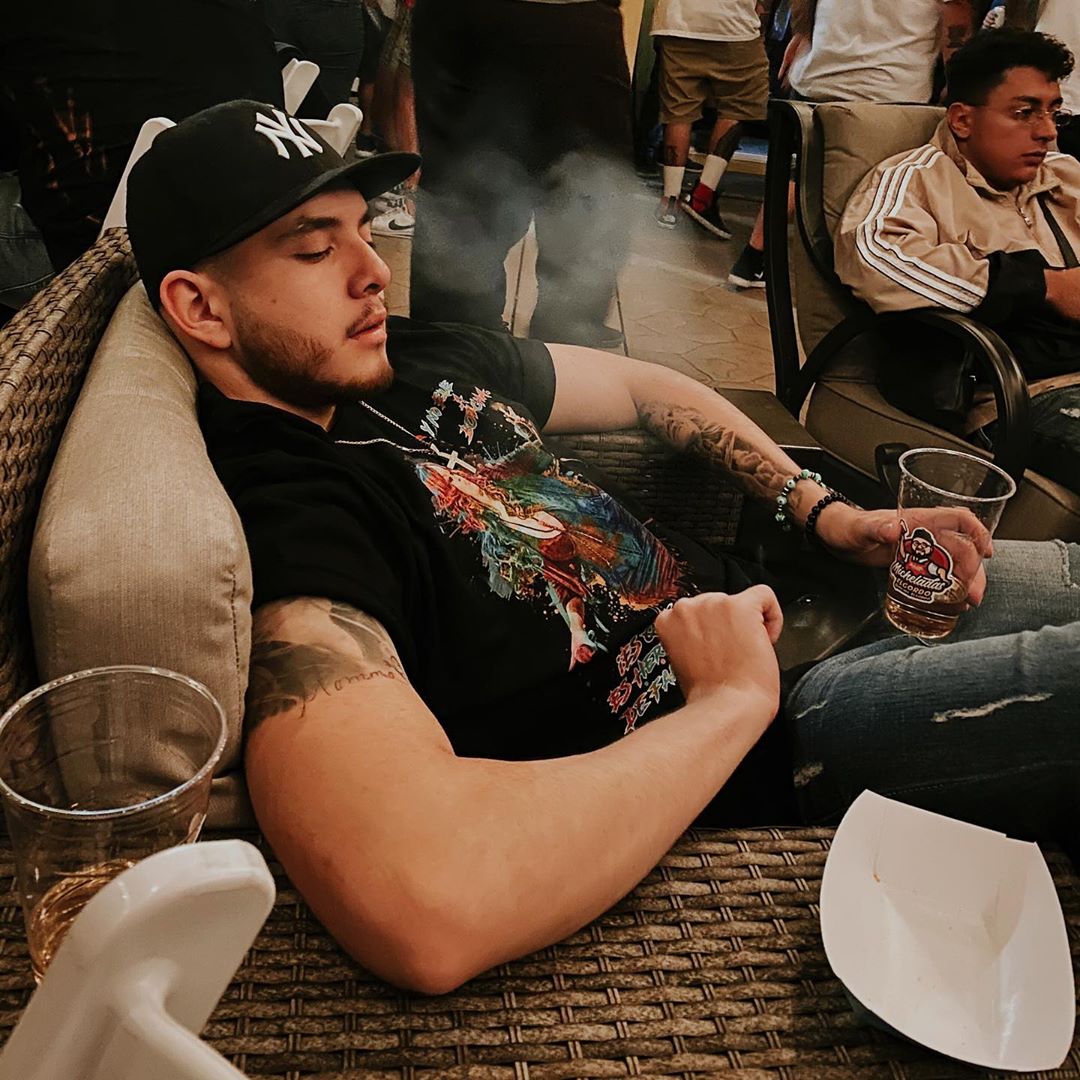 Aseguran que Jenni Rivera se manifestó en una foto de su hijo Johnny