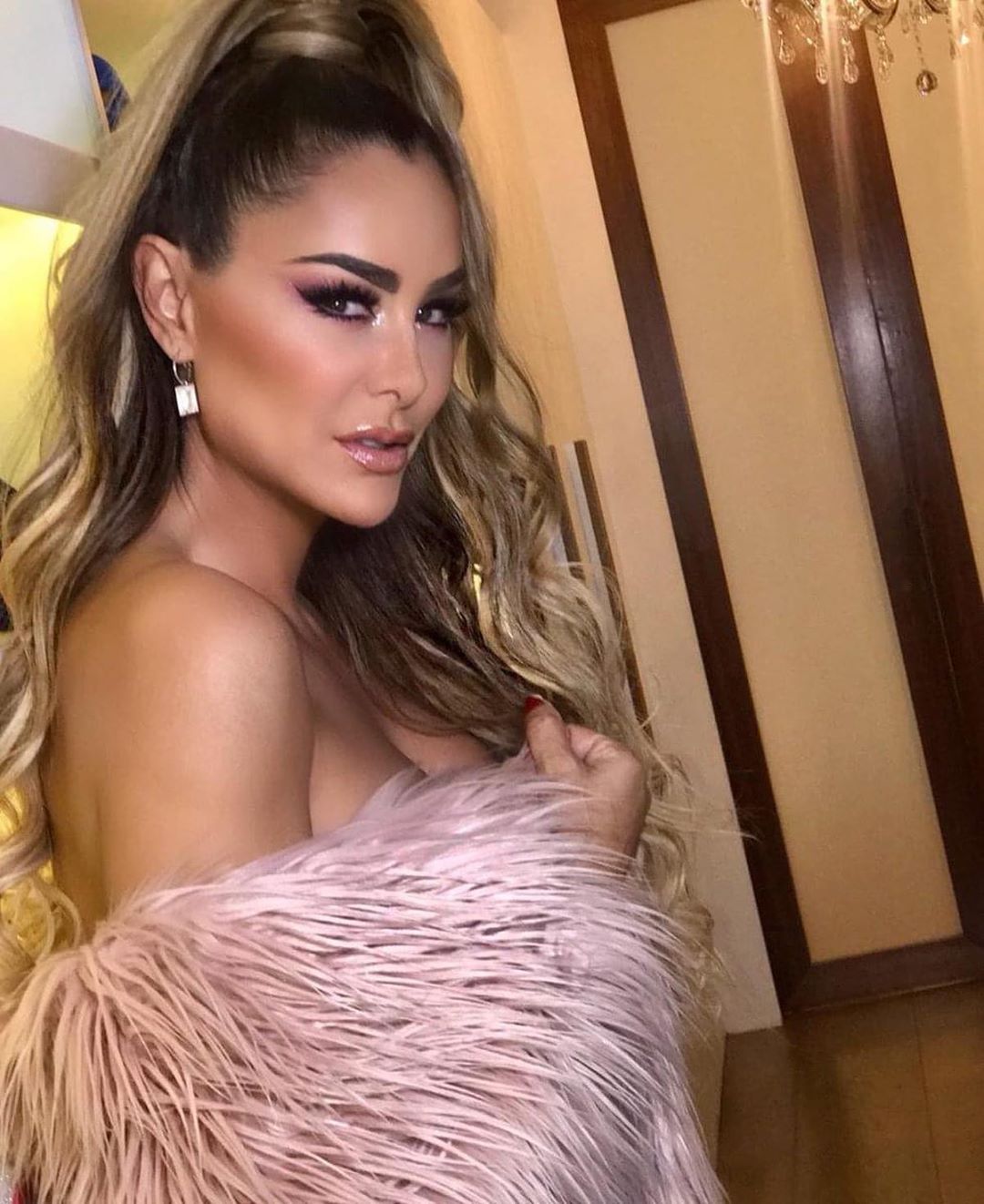 Frida Sofía arremete contra Ninel Conde y le advierte que no se meta con ella