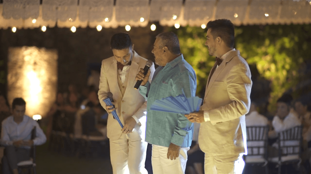 Papá da emotivo discurso en la boda de su hijo gay