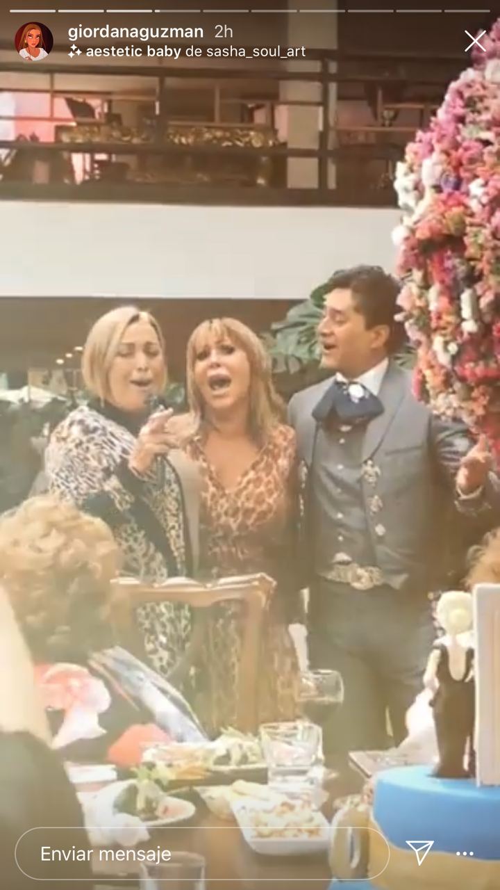 Celebran a lo grande el cumpleaños de Silvia Pinal en su casa del Pedregal
