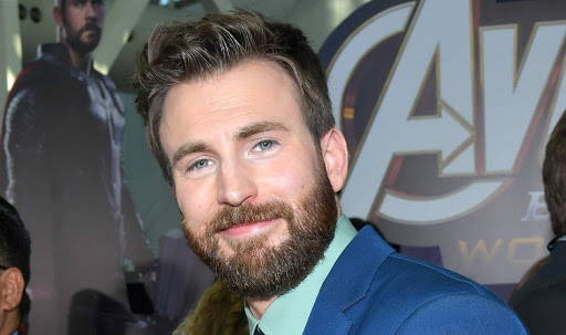 Chris evans compartió su "pack" de fotos por error e Internet lo defiende