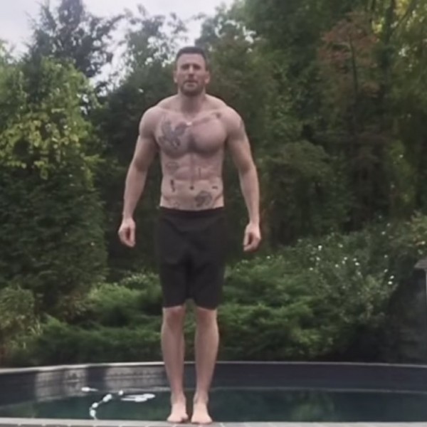 Chris Evans sorprende a todos luciendo todos sus tatuajes en un video 
