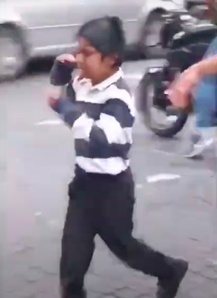 Autoridades de CDMX le quitan la mercancía a un niño e indignan al internet