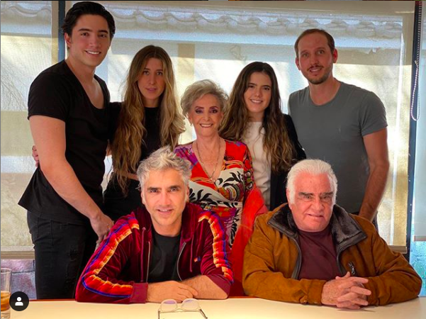 Familia FernÃ¡ndez se reÃºne y alborota el internet