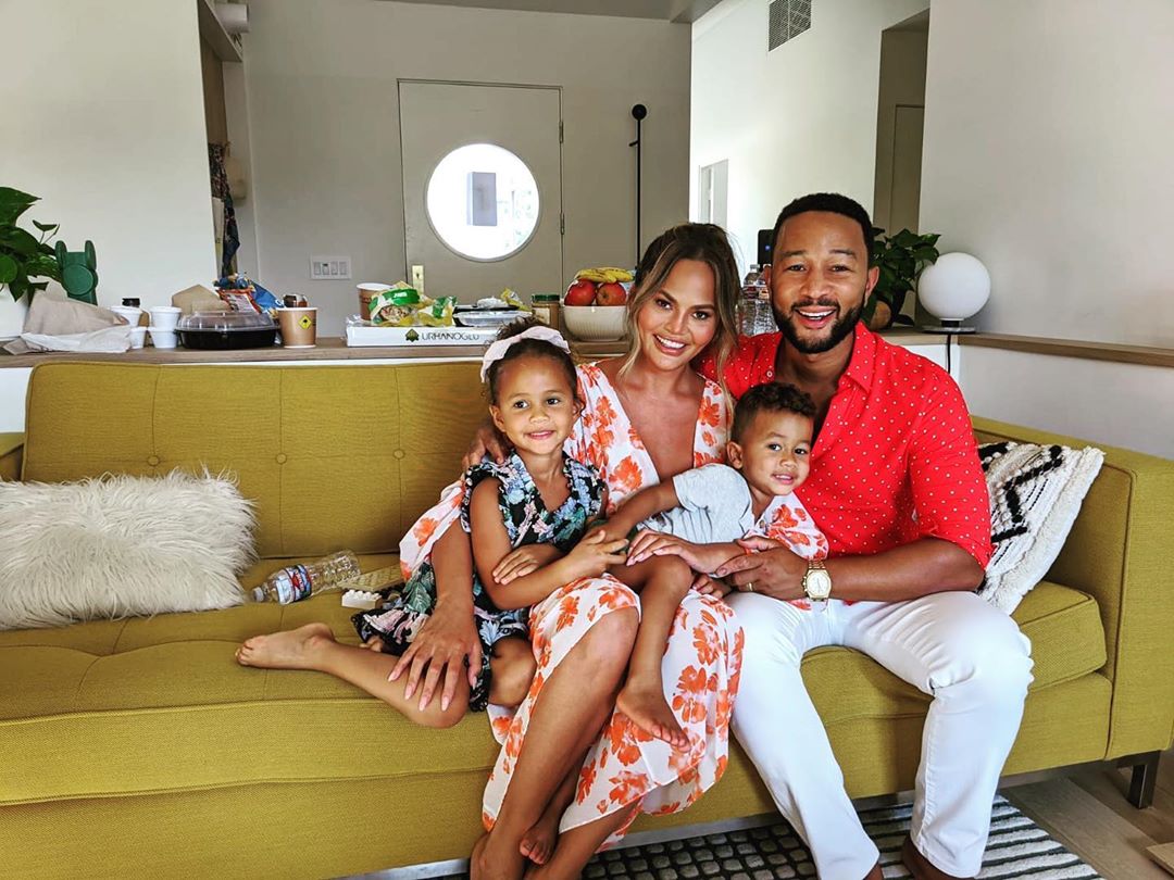John Legend familia Chrissy Teigen