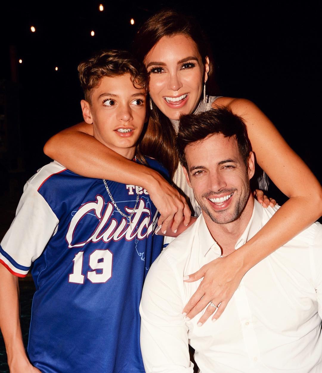 Christopher Levy con sus padres
