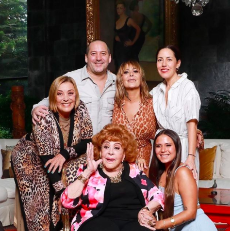 Luis Enrique Guzmán quiere sacar a sus hermanas del testamento de Silvia Pinal