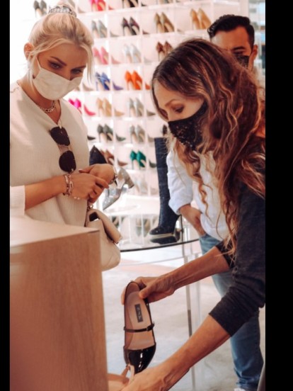 Irina Baeva y Sarah Jessica Parker de shopping