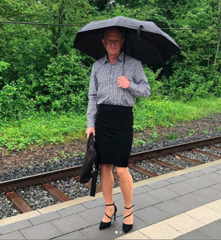 Hombre en Alemania rompe con estereotipos y sale en falda y tacones a trabajar