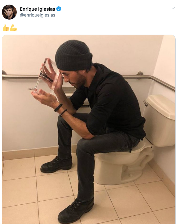 Enrique Iglesias y su premio Latin Billboard 2020