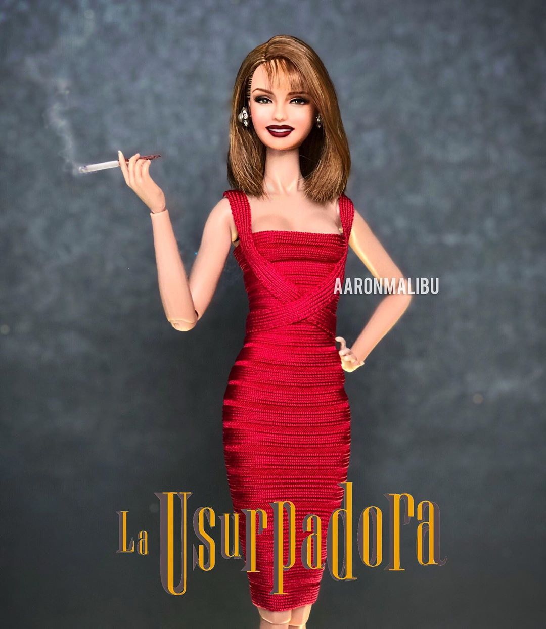 Artista transforma Barbies en personajes de telenovelas