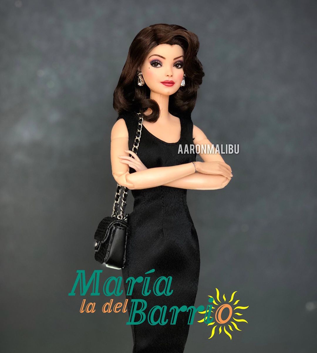Artista transforma Barbies en personajes de telenovelas
