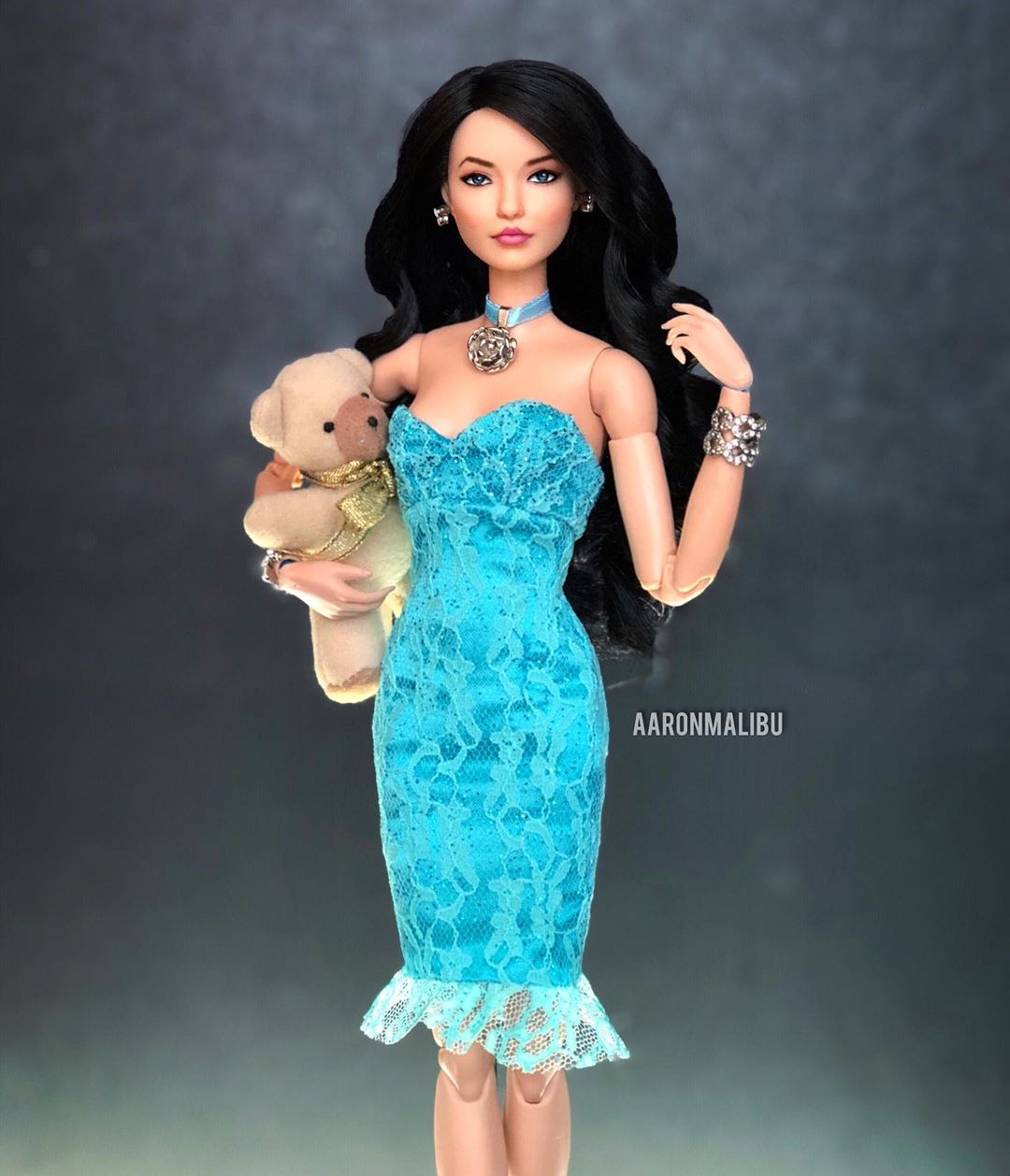 Artista transforma Barbies en personajes de telenovelas Soraya Montenegro