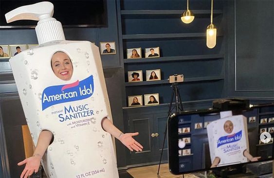 Disfraz pareja gel antibacterial