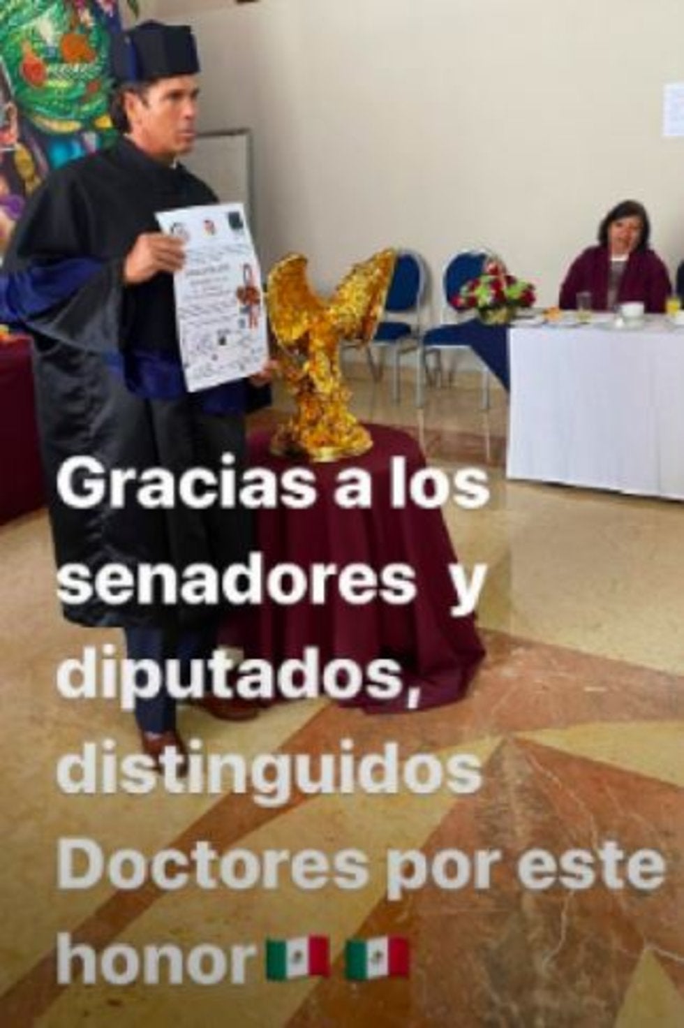  Roberto Palazuelos presume en redes sociales su Doctorado Honoris Causa