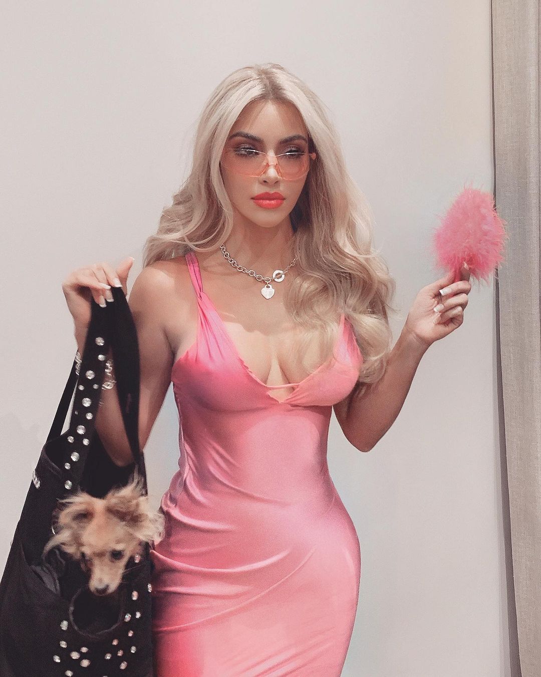 Kim Kardashian vestido rosa